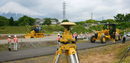 On-site Training for Cutting-edge Machine Control Systems (MC)