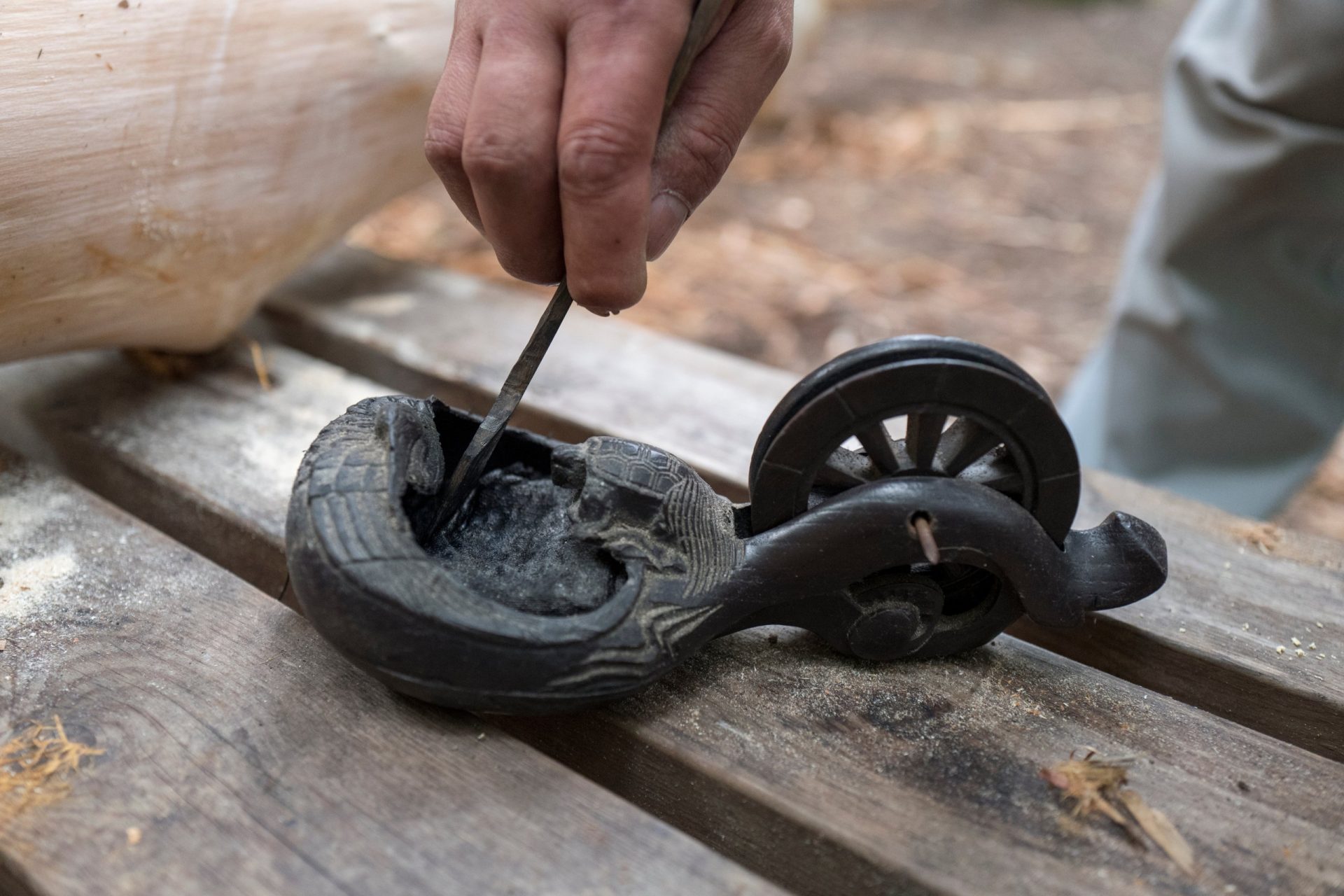 コレクターも存在！芸術的な大工道具「墨壺」とは？ | Through the  